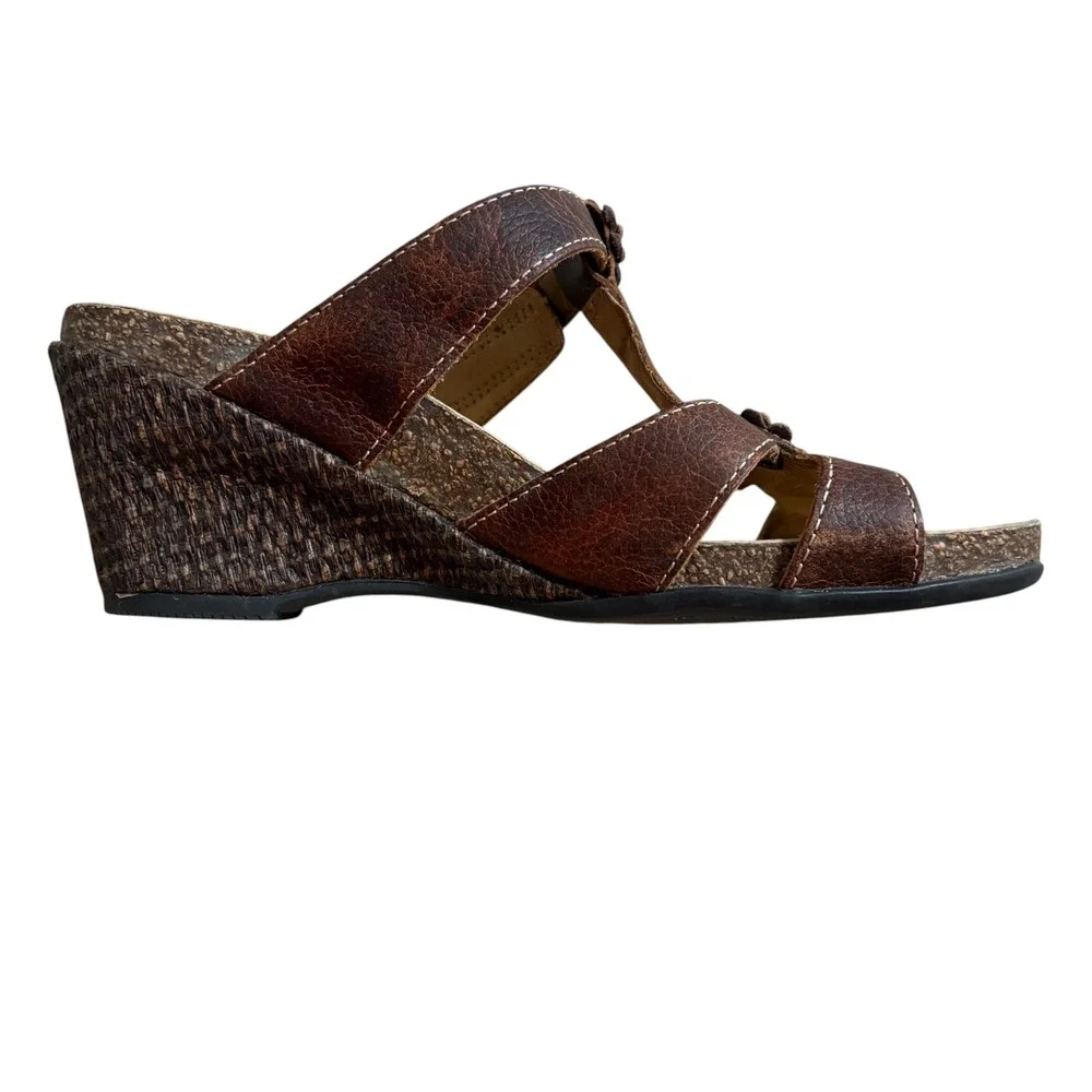 Taos Womens 7 Wedge Sandals Brown Leather Floral T-Strap Slide Comfort Shoes